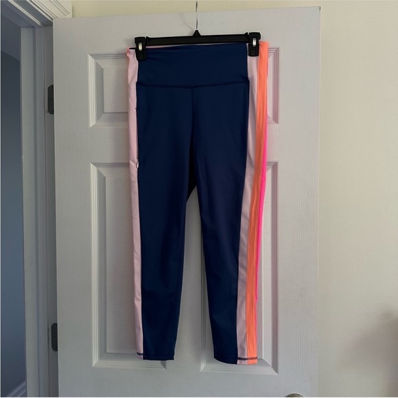 Size L Lilly Pulitzer Luxletic 24" Weekender High-Rise Legging Oyster Bay Navy - Picture 3 of 8